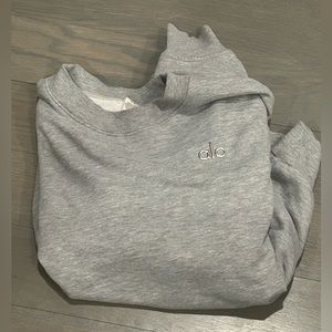 Alo Accolade crew neck  size small grey. Wear throughout